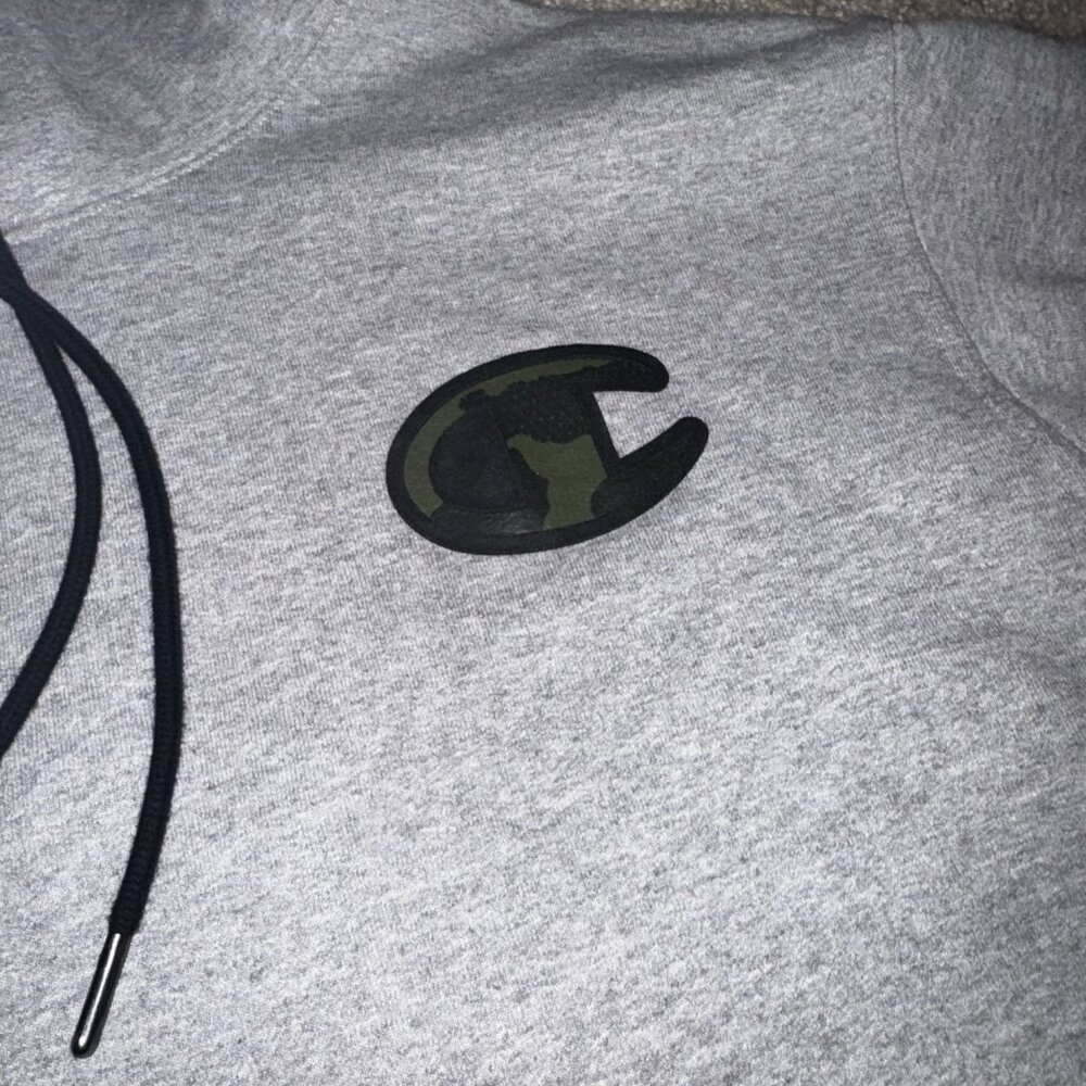 SOLD-Champion Gray Hoodie Camo Logo | Size M - Picture 3 of 5